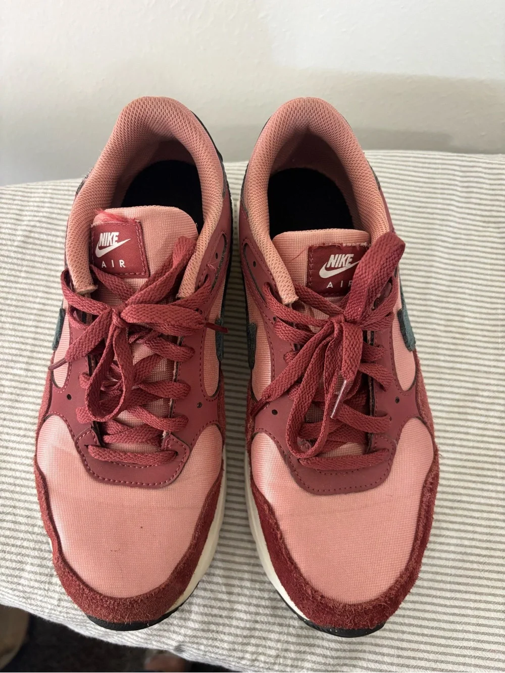 Nike women’s sneaker